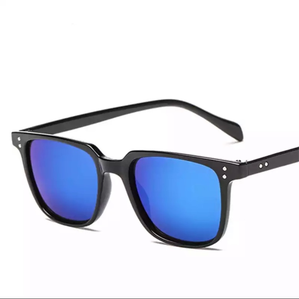 🆕 Small Square Frame Sunglasses